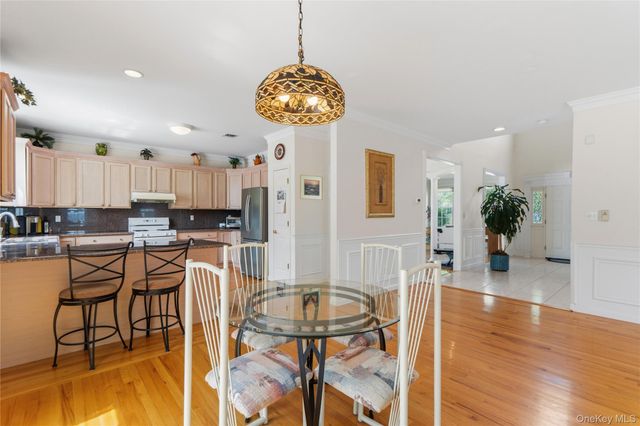 225 Barton Avenue, Melville, NY 11747