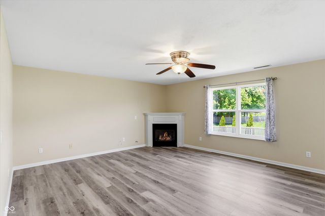 10802 Pleasant View Lane, Fishers, IN 46038