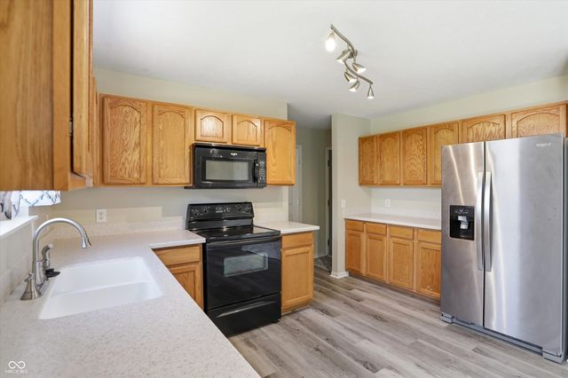 10802 Pleasant View Lane, Fishers, IN 46038