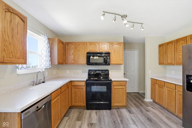 10802 Pleasant View Lane, Fishers, IN 46038