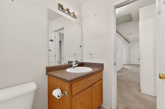 1 El Tigre Drive, Los Lunas, NM 87031