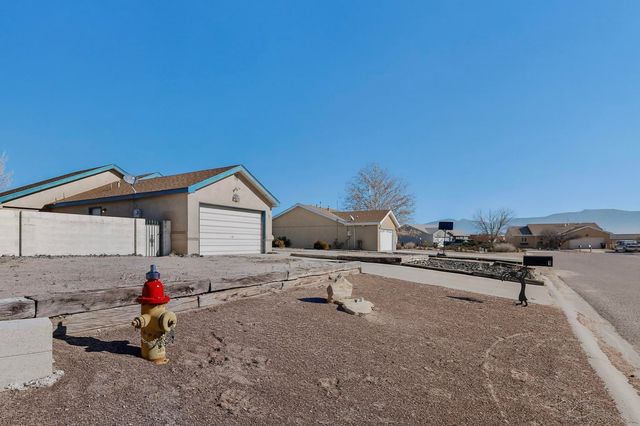 1 El Tigre Drive, Los Lunas, NM 87031
