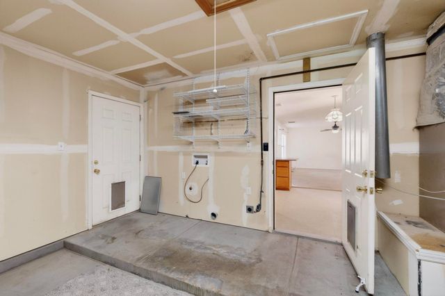 1 El Tigre Drive, Los Lunas, NM 87031