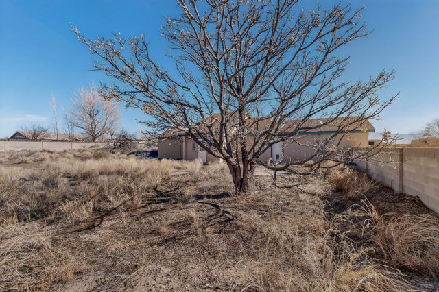 1 El Tigre Drive, Los Lunas, NM 87031