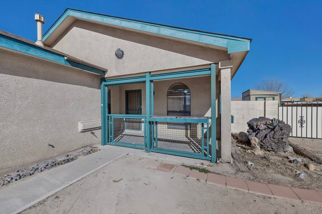 1 El Tigre Drive, Los Lunas, NM 87031