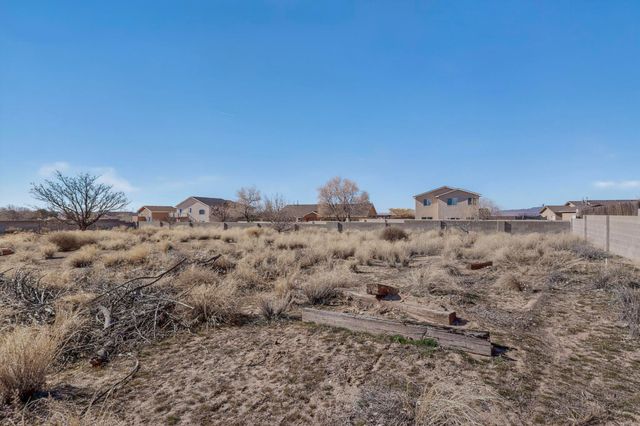 1 El Tigre Drive, Los Lunas, NM 87031