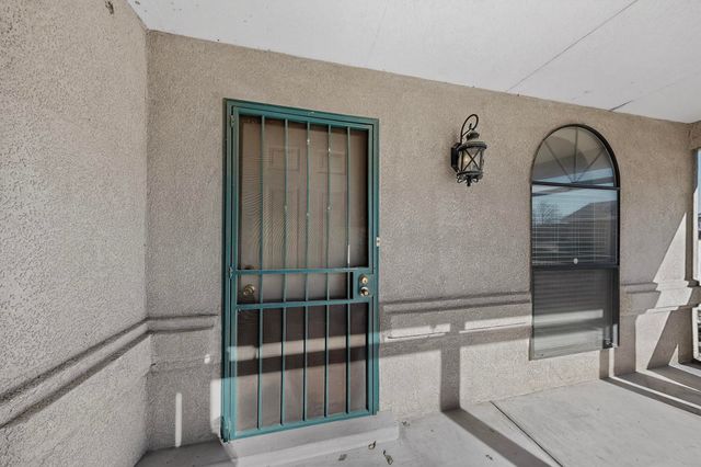 1 El Tigre Drive, Los Lunas, NM 87031