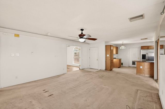 1 El Tigre Drive, Los Lunas, NM 87031