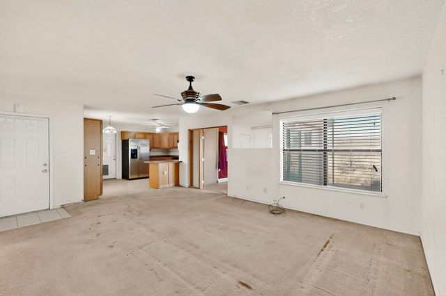 1 El Tigre Drive, Los Lunas, NM 87031