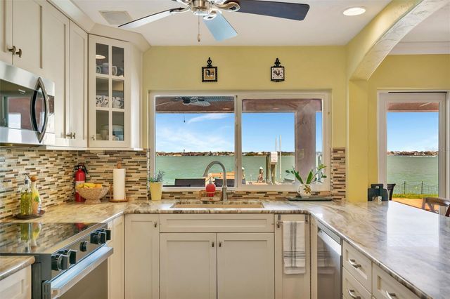 6361 4TH PALM POINT, St Pete Beach, FL 33706