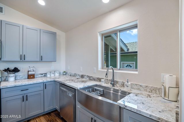 2231 SITGREAVES Drive, Overgaard, AZ 85933