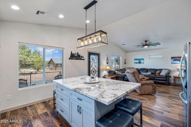 2231 SITGREAVES Drive, Overgaard, AZ 85933