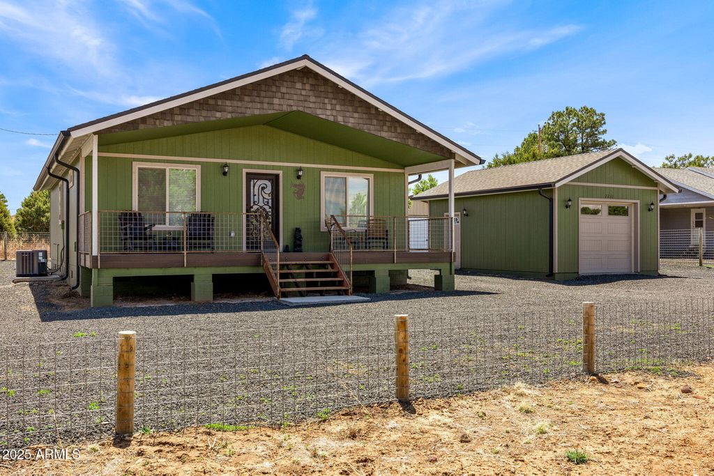 2231 SITGREAVES Drive, Overgaard, AZ 85933