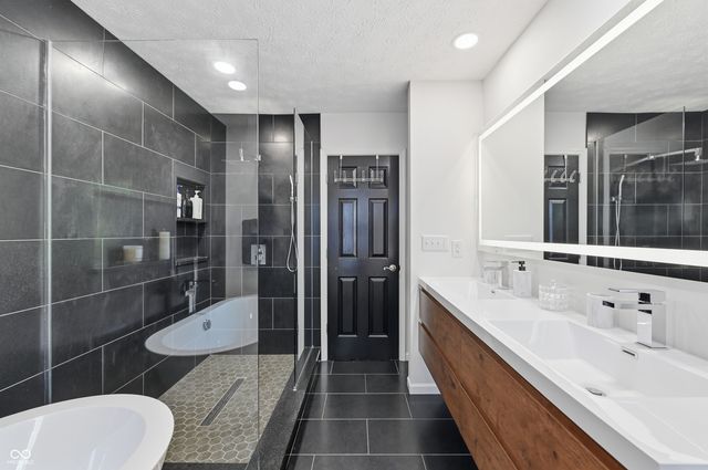 2526 N Alabama Street, Indianapolis, IN 46205