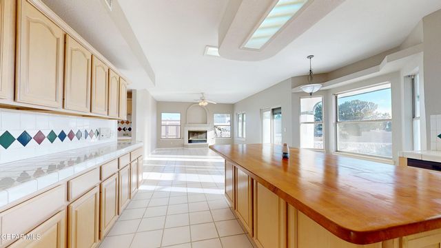 55 S TREVINO Road, Santa Teresa, NM 88008