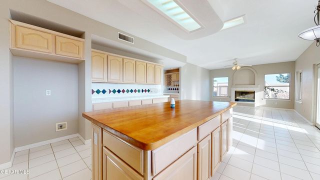 55 S TREVINO Road, Santa Teresa, NM 88008