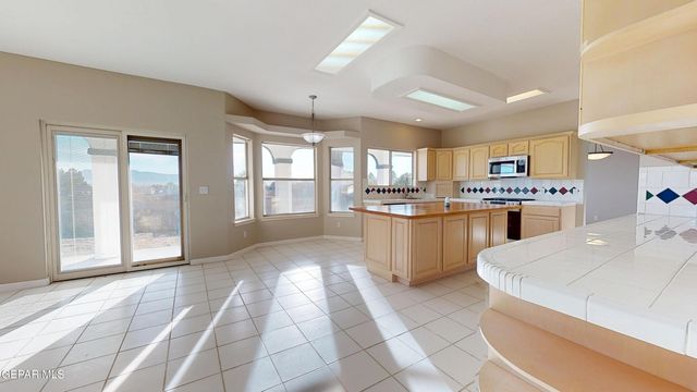 55 S TREVINO Road, Santa Teresa, NM 88008