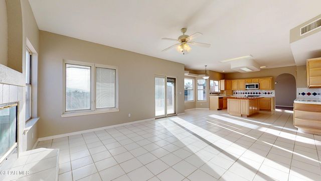 55 S TREVINO Road, Santa Teresa, NM 88008