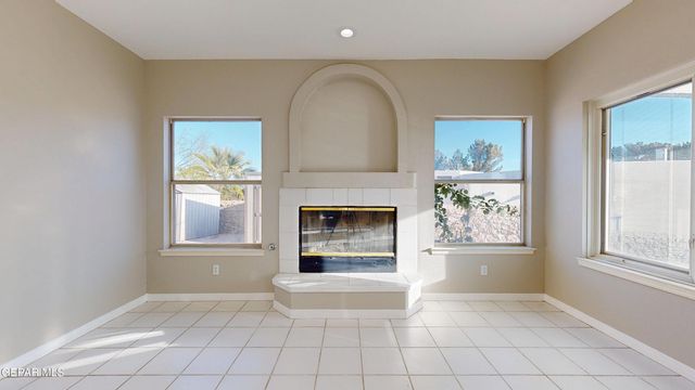 55 S TREVINO Road, Santa Teresa, NM 88008