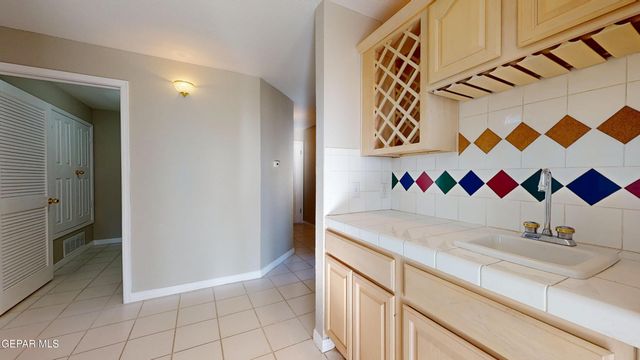 55 S TREVINO Road, Santa Teresa, NM 88008