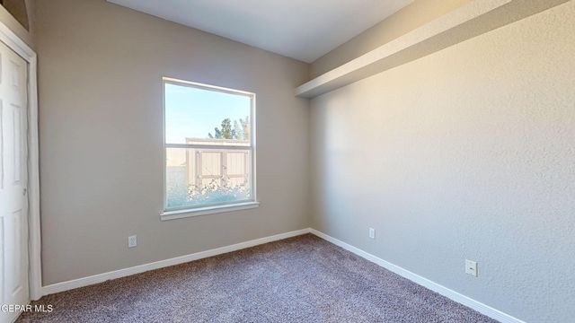 55 S TREVINO Road, Santa Teresa, NM 88008