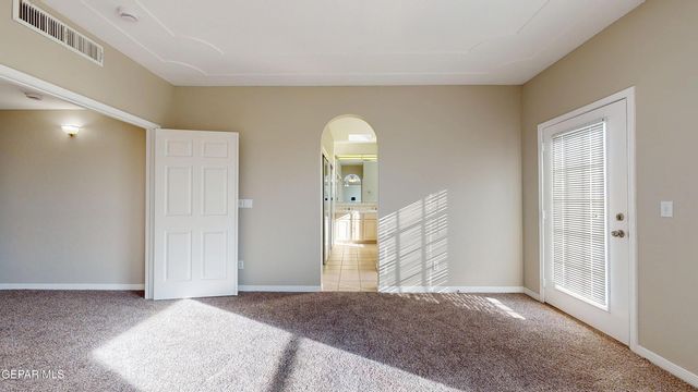 55 S TREVINO Road, Santa Teresa, NM 88008