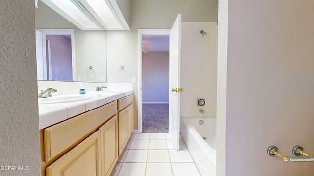 55 S TREVINO Road, Santa Teresa, NM 88008