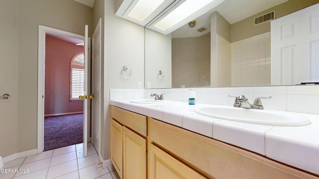 55 S TREVINO Road, Santa Teresa, NM 88008