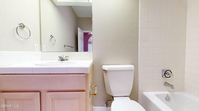 55 S TREVINO Road, Santa Teresa, NM 88008