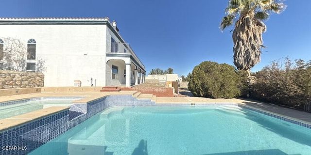 55 S TREVINO Road, Santa Teresa, NM 88008