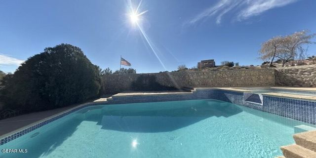 55 S TREVINO Road, Santa Teresa, NM 88008