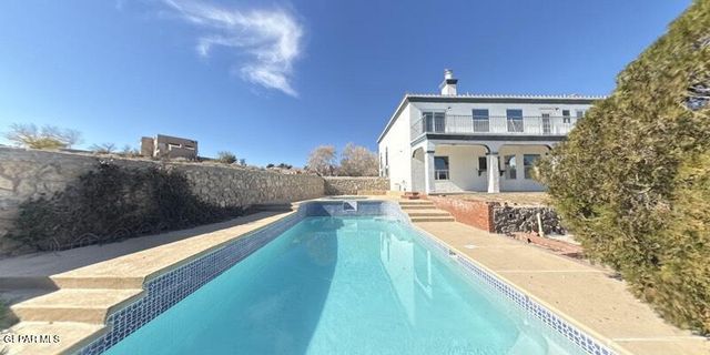 55 S TREVINO Road, Santa Teresa, NM 88008