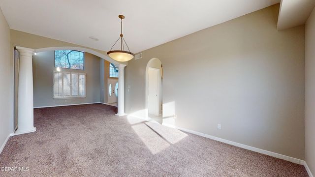 55 S TREVINO Road, Santa Teresa, NM 88008