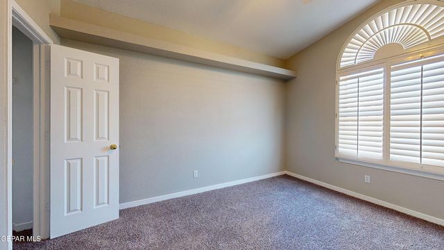 55 S TREVINO Road, Santa Teresa, NM 88008