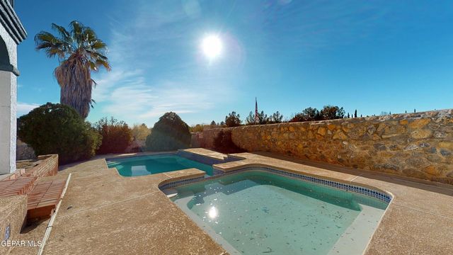 55 S TREVINO Road, Santa Teresa, NM 88008