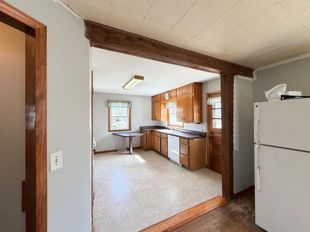 1534 S Osborne Avenue, Janesville, WI 53546