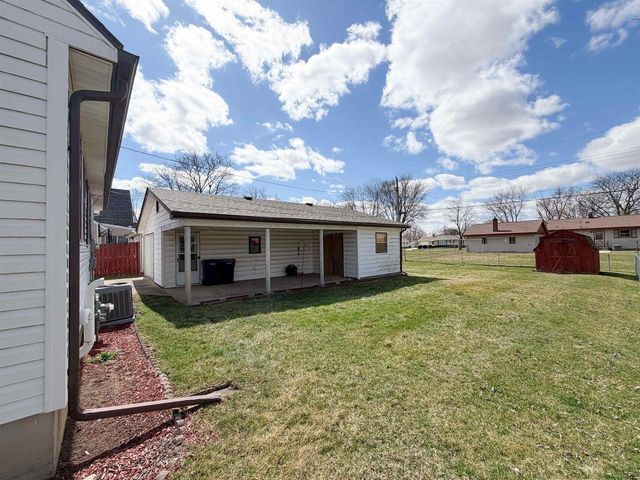 1534 S Osborne Avenue, Janesville, WI 53546