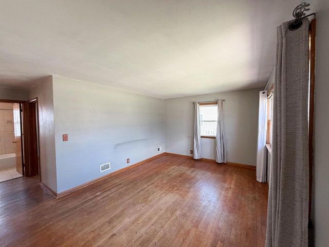 1534 S Osborne Avenue, Janesville, WI 53546