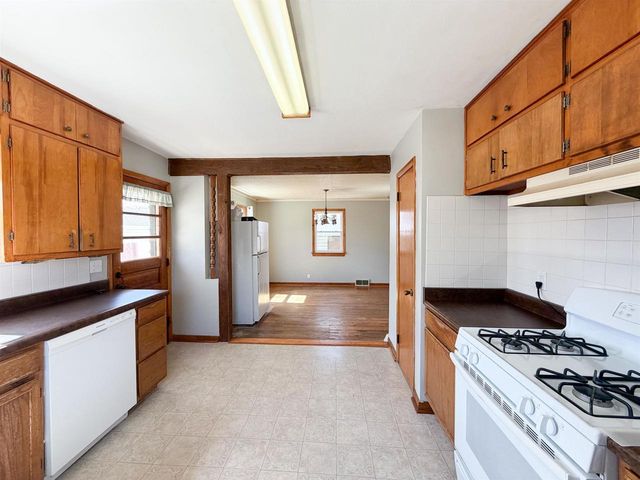 1534 S Osborne Avenue, Janesville, WI 53546