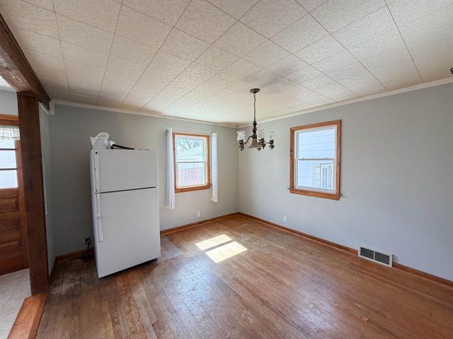 1534 S Osborne Avenue, Janesville, WI 53546