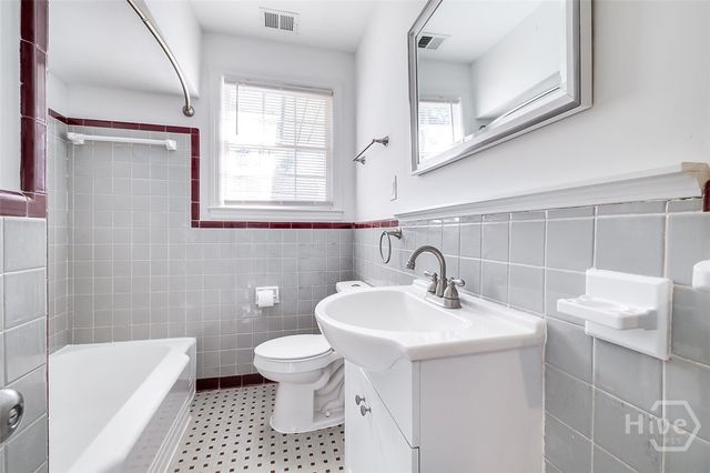 5114 Abercorn Street, Savannah, GA 31405