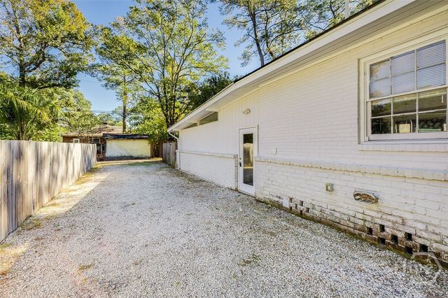 5114 Abercorn Street, Savannah, GA 31405