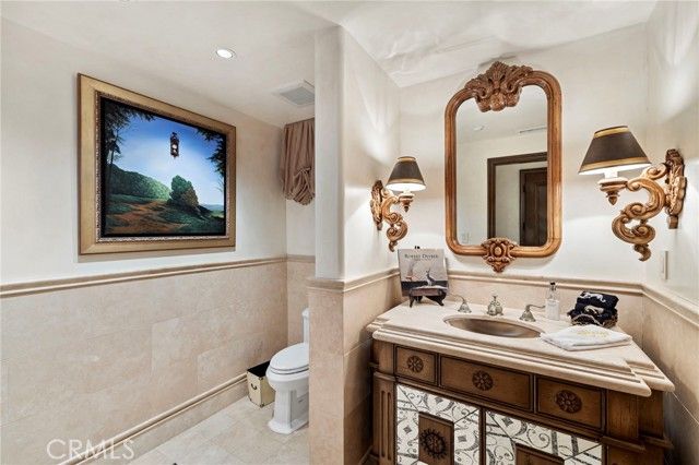 7 Lochmoor, Newport Beach, CA 92660