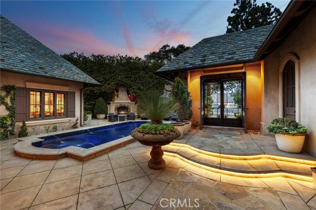 7 Lochmoor, Newport Beach, CA 92660