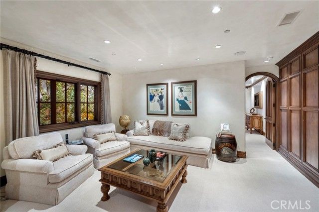 7 Lochmoor, Newport Beach, CA 92660