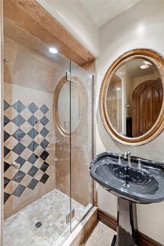 7 Lochmoor, Newport Beach, CA 92660