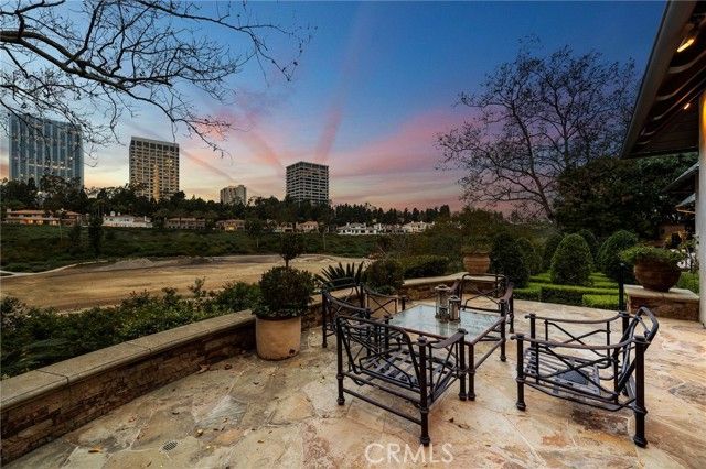 7 Lochmoor, Newport Beach, CA 92660