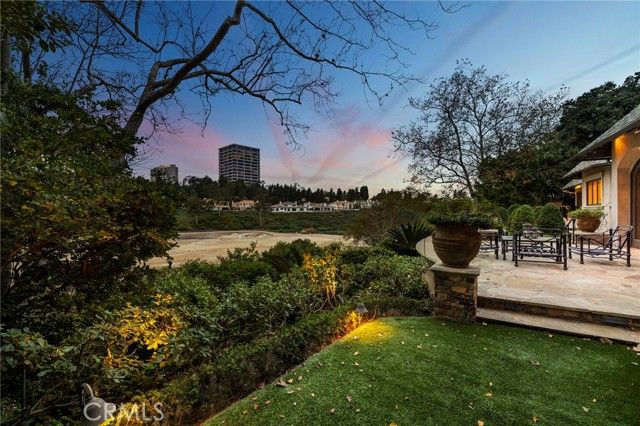 7 Lochmoor, Newport Beach, CA 92660