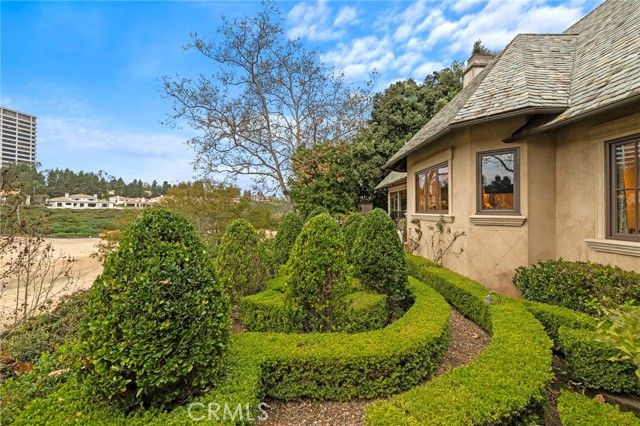 7 Lochmoor, Newport Beach, CA 92660