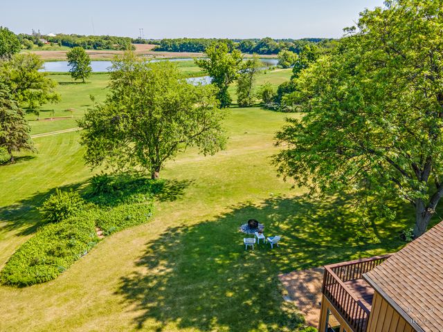 8929 ROBIN HILL ROAD Drive, Woodstock, IL 60098